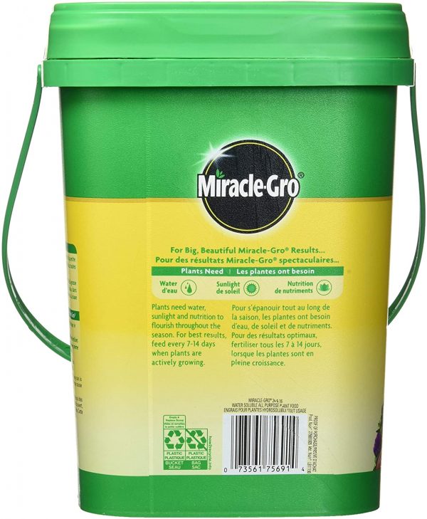 Label for Feeds instantly for big, beautiful Miracle-Gro results Great on flowers, veggies, trees, and shrubs – roses and houseplants, too Safe for all plants and is guaranteed not to burn when used as directed Mixes easily with water 1.5 kg (3.3 lb) feeds approximately 123 m2 (1,320 ft2) of garden area