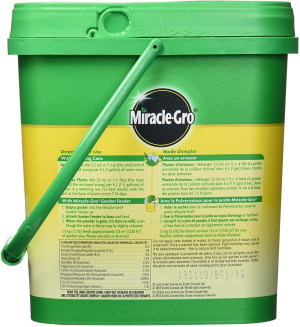 Feeding instructions on back of Feeds instantly for big, beautiful Miracle-Gro results Great on flowers, veggies, trees, and shrubs – roses and houseplants, too Safe for all plants and is guaranteed not to burn when used as directed Mixes easily with water 1.5 kg (3.3 lb) feeds approximately 123 m2 (1,320 ft2) of garden area